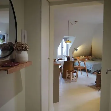 De Charme Refait A Neuf Place Graslin Nantes