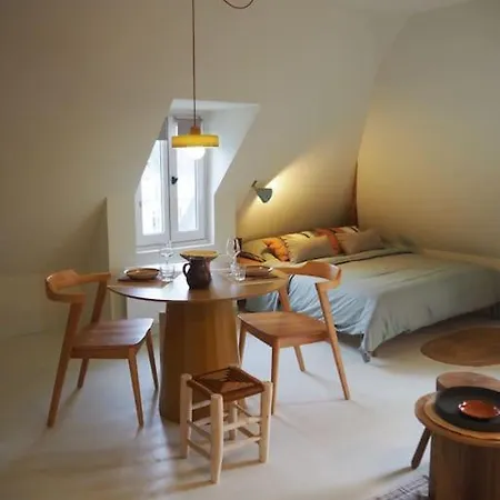 De Charme Refait A Neuf Place Graslin Nantes