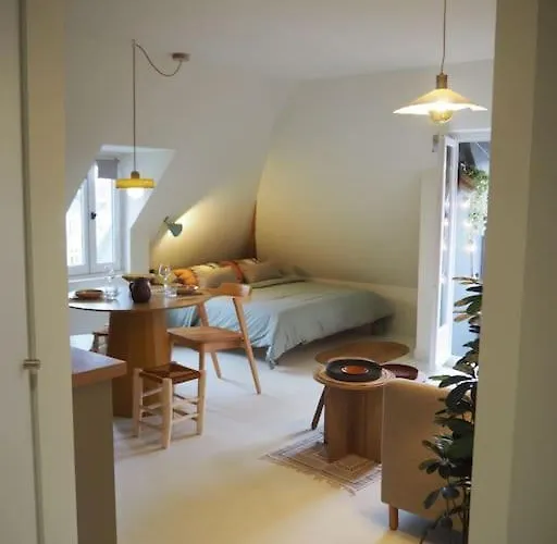 De Charme Refait A Neuf Place Graslin *