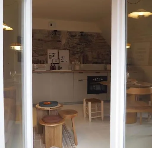 De Charme Refait A Neuf Place Graslin